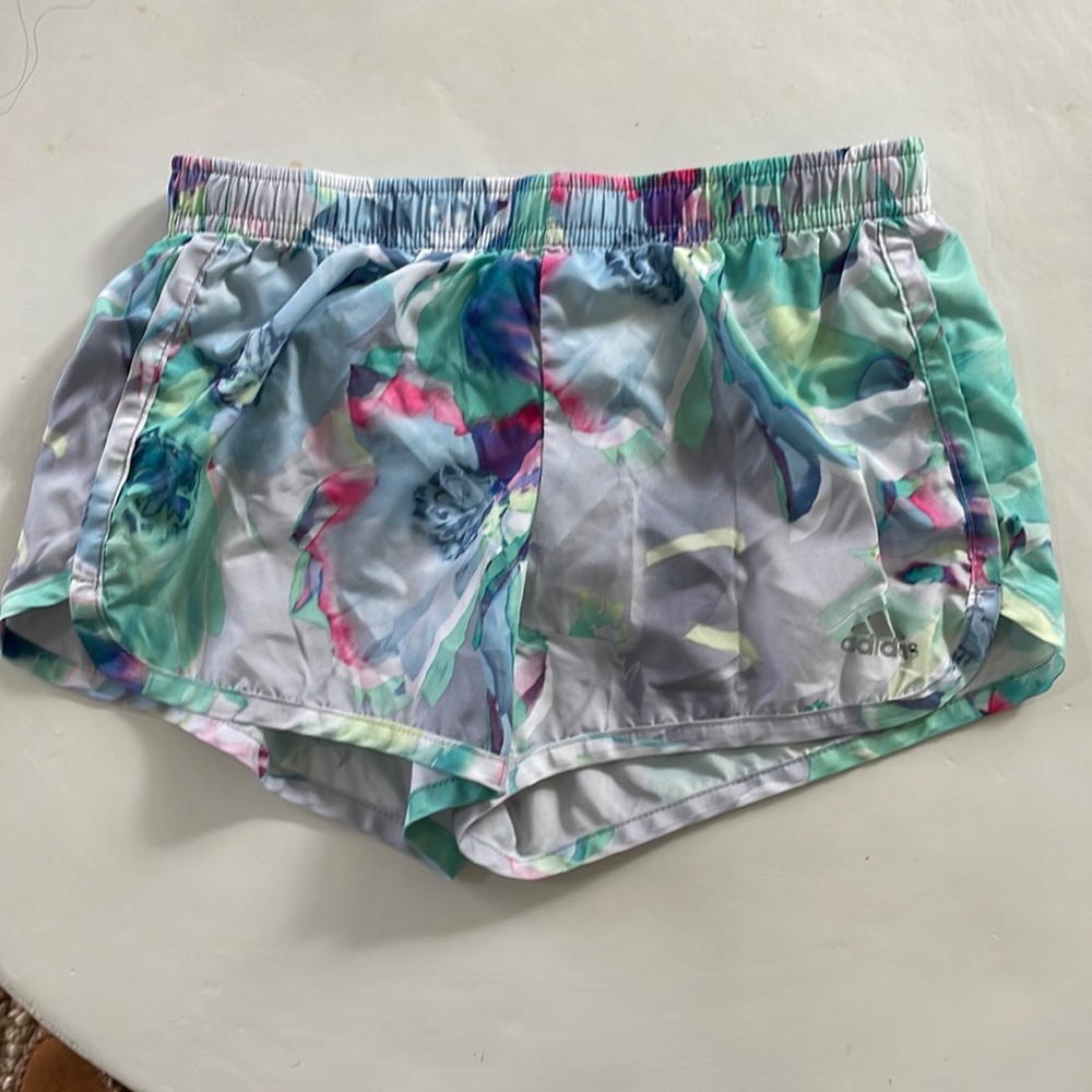 Girl’s Adidas floral running short size S (7/8)